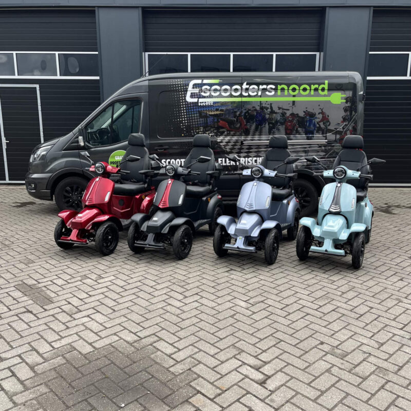 For Motion On Four 2.0 scootmobielen buiten geparkeerd